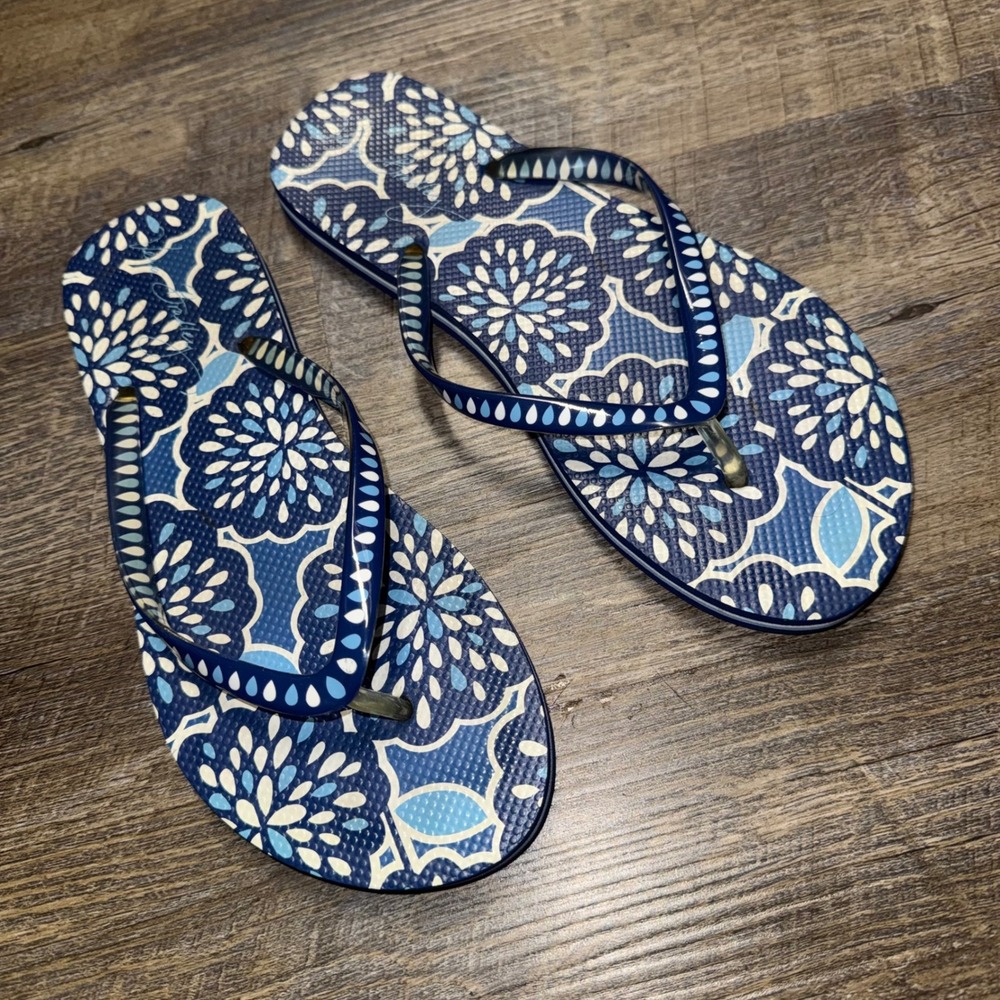 Vera Bradley Petal Splash Womens 7-8 Flip Flops Navy Blue Floral Retired Sandals